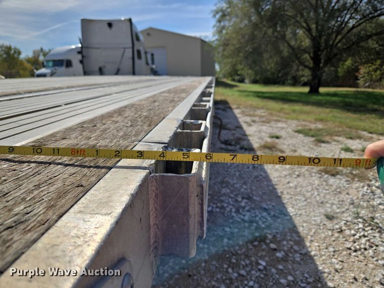 image for item EU3997 2010 Utility Trailers flatbed trailer