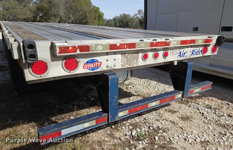 image for item EU3997 2010 Utility Trailers flatbed trailer