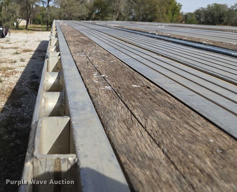 image for item EU3997 2010 Utility Trailers flatbed trailer