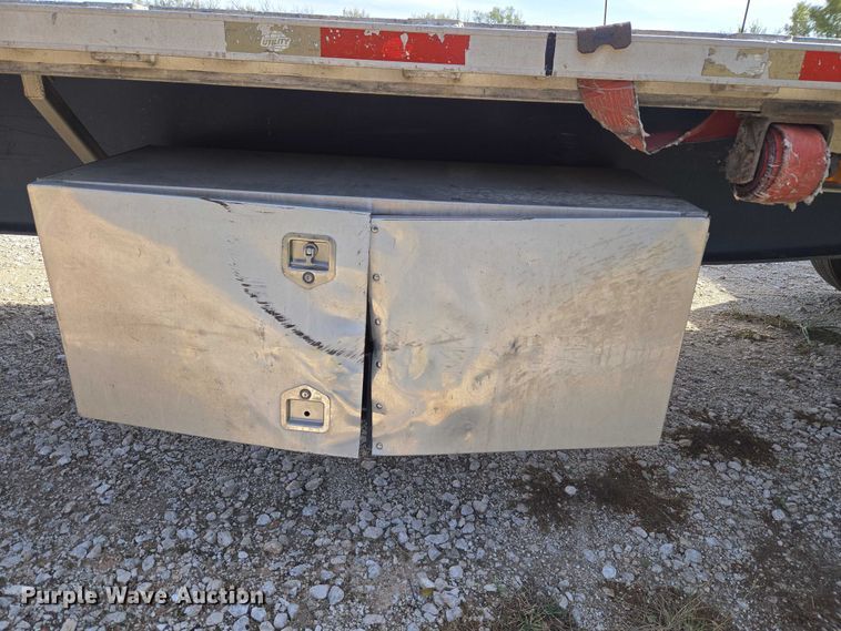 image for item EU3997 2010 Utility Trailers flatbed trailer