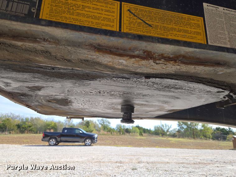 image for item EU3997 2010 Utility Trailers flatbed trailer