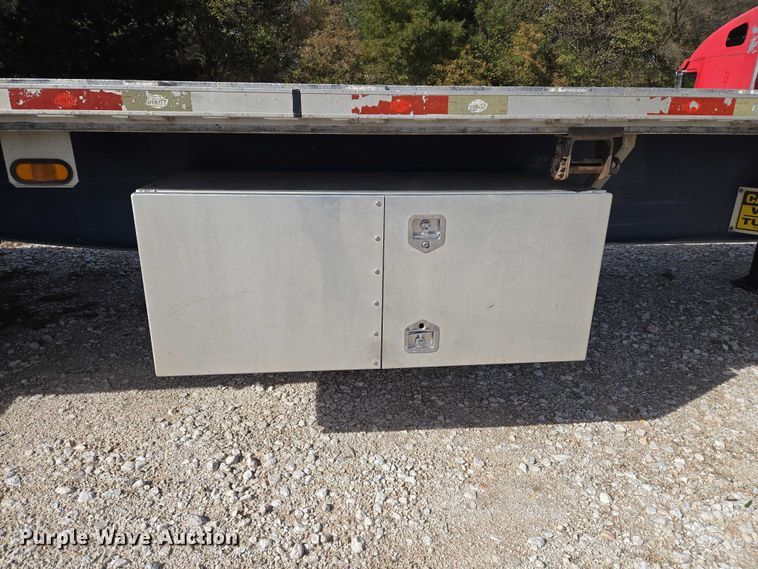 image for item EU3997 2010 Utility Trailers flatbed trailer