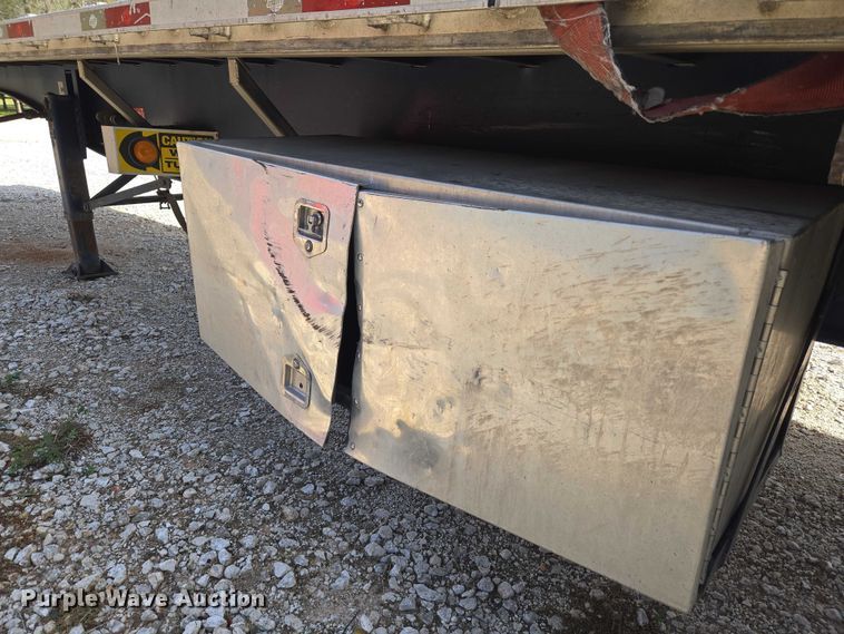 image for item EU3997 2010 Utility Trailers flatbed trailer