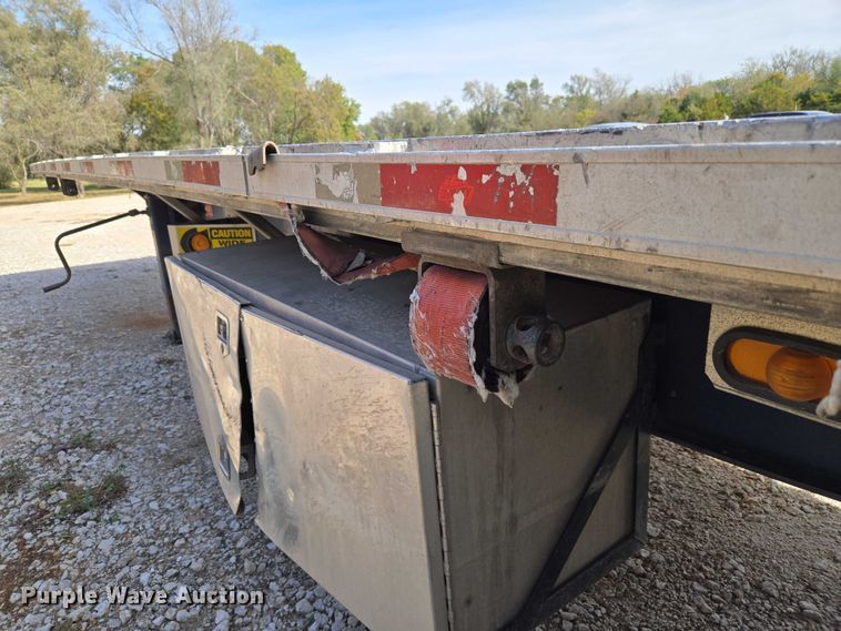 image for item EU3997 2010 Utility Trailers flatbed trailer