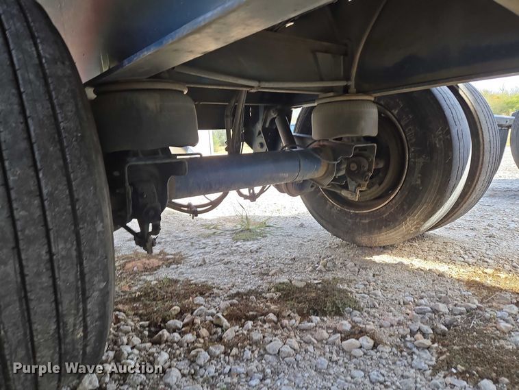 image for item EU3997 2010 Utility Trailers flatbed trailer