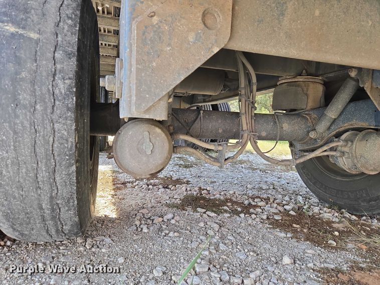 image for item EU3997 2010 Utility Trailers flatbed trailer