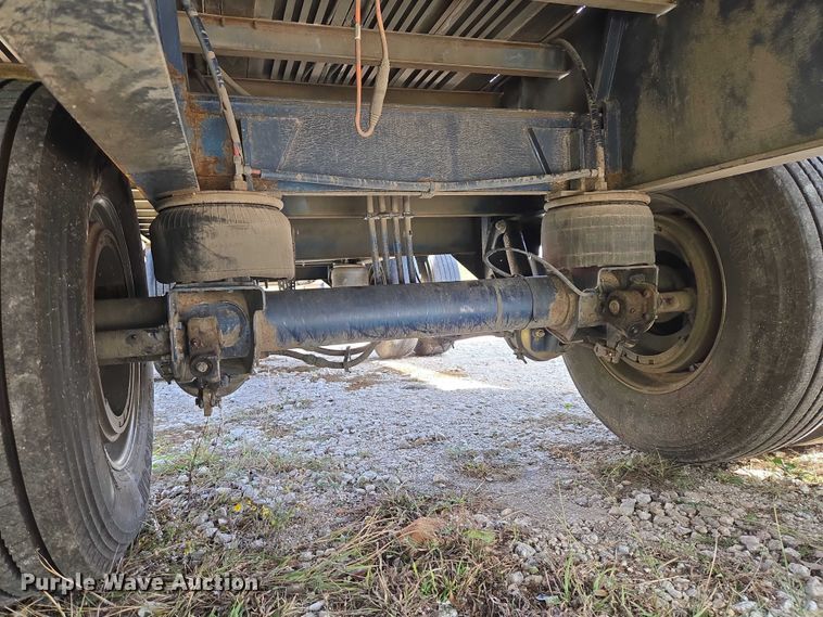 image for item EU3997 2010 Utility Trailers flatbed trailer