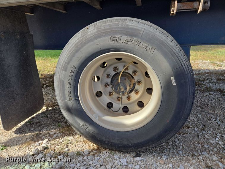 image for item EU3997 2010 Utility Trailers flatbed trailer