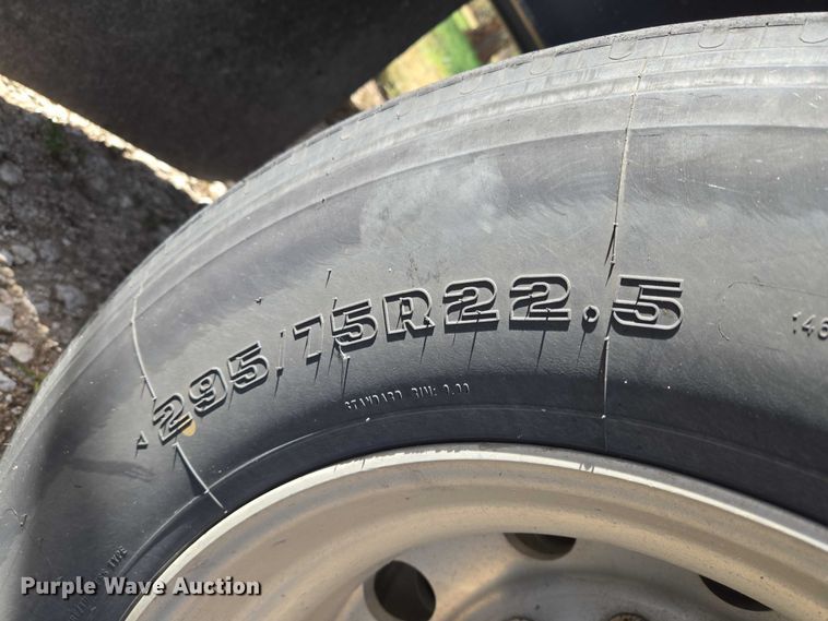 image for item EU3997 2010 Utility Trailers flatbed trailer