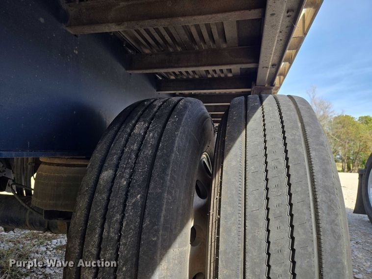 image for item EU3997 2010 Utility Trailers flatbed trailer