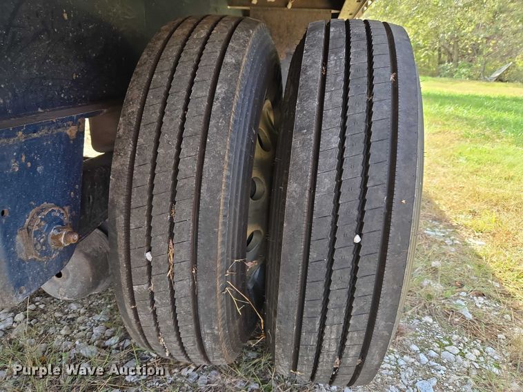 image for item EU3997 2010 Utility Trailers flatbed trailer