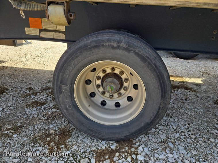 image for item EU3997 2010 Utility Trailers flatbed trailer