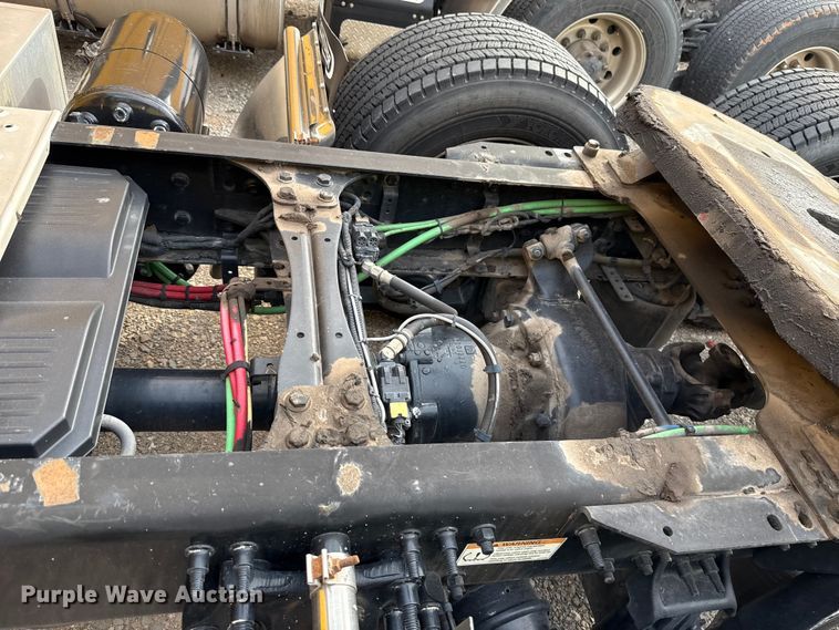 image for item EU5192 2020 Freightliner  Cascadia 126 semi truck