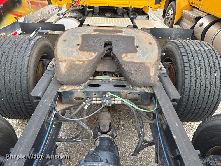 image for item EU5192 2020 Freightliner  Cascadia 126 semi truck