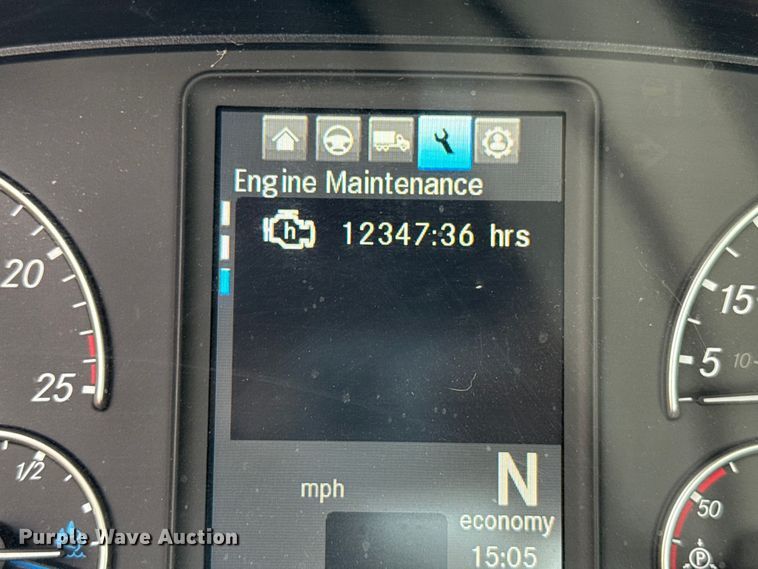 image for item EU5192 2020 Freightliner  Cascadia 126 semi truck