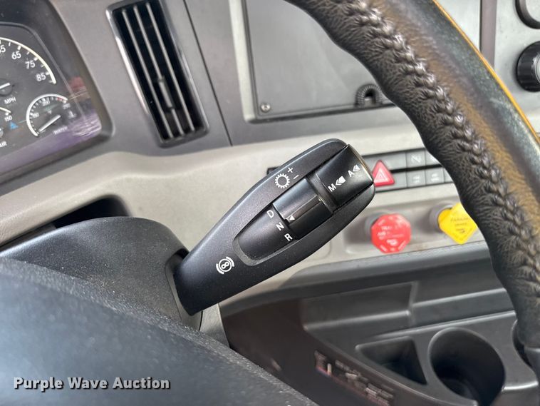 image for item EU5192 2020 Freightliner  Cascadia 126 semi truck