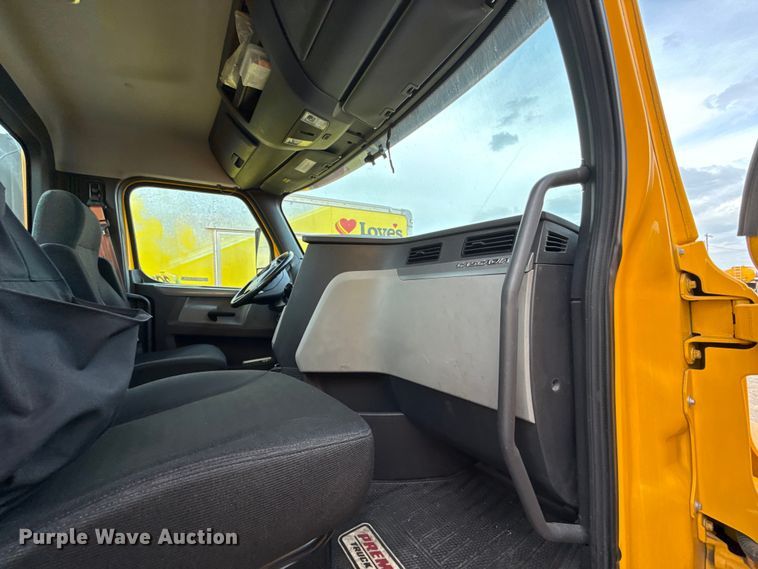 image for item EU5192 2020 Freightliner  Cascadia 126 semi truck