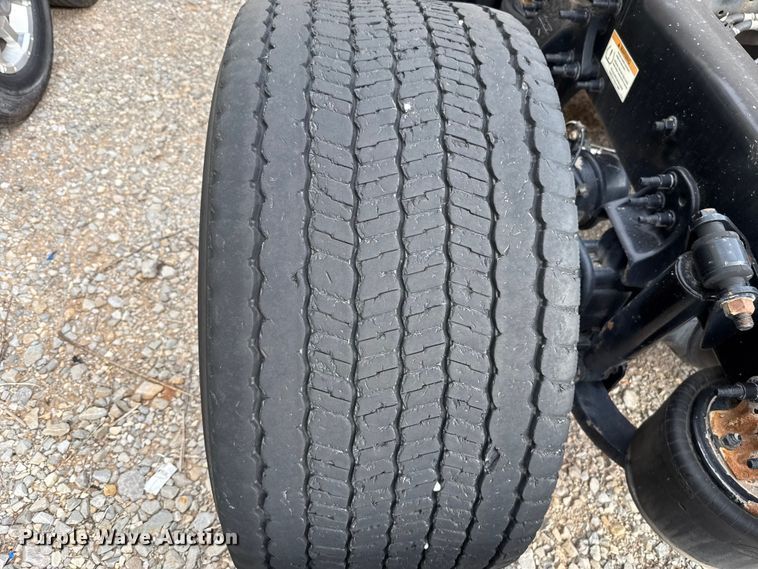 image for item EU5192 2020 Freightliner  Cascadia 126 semi truck