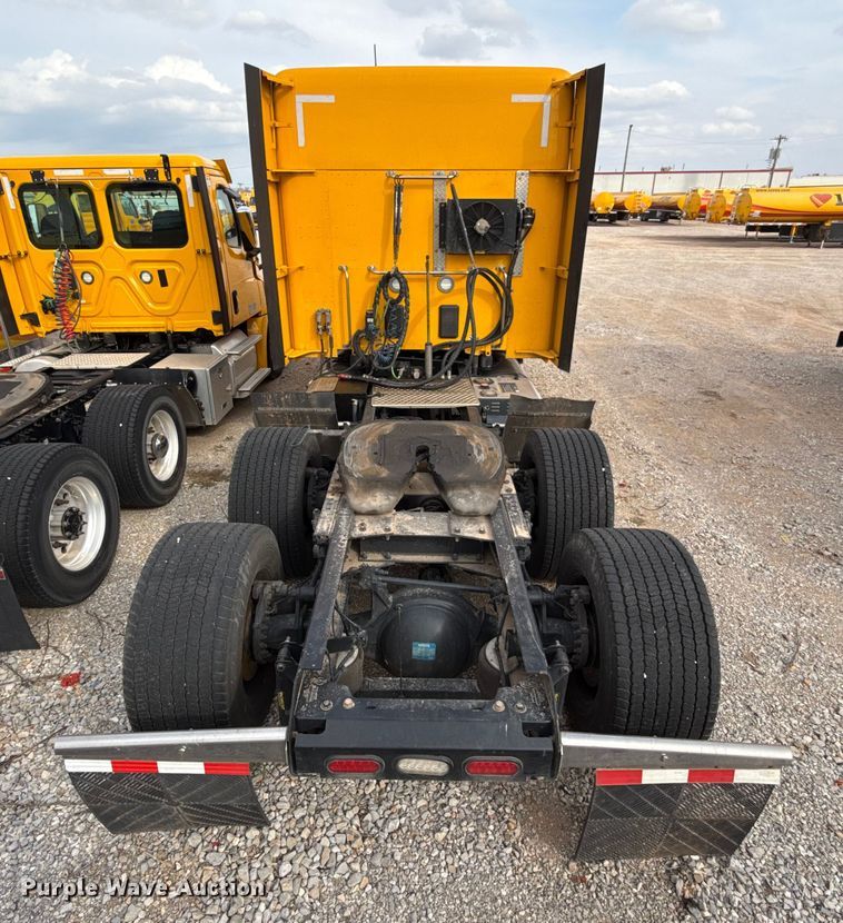 image for item EU5193 2022 Kenworth T680 semi truck