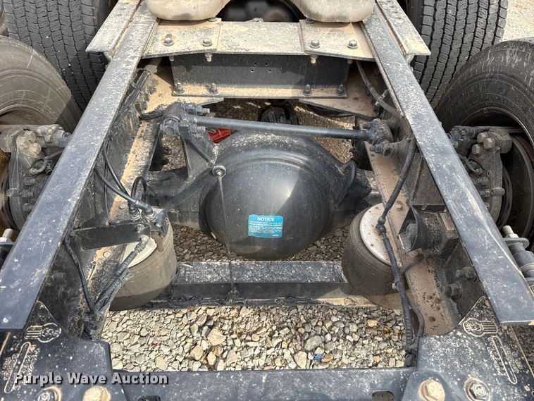 image for item EU5193 2022 Kenworth T680 semi truck