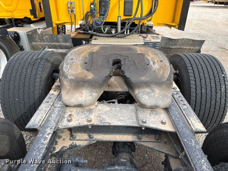 image for item EU5193 2022 Kenworth T680 semi truck