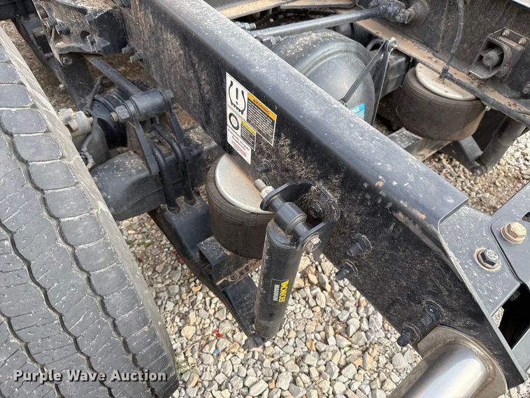 image for item EU5193 2022 Kenworth T680 semi truck