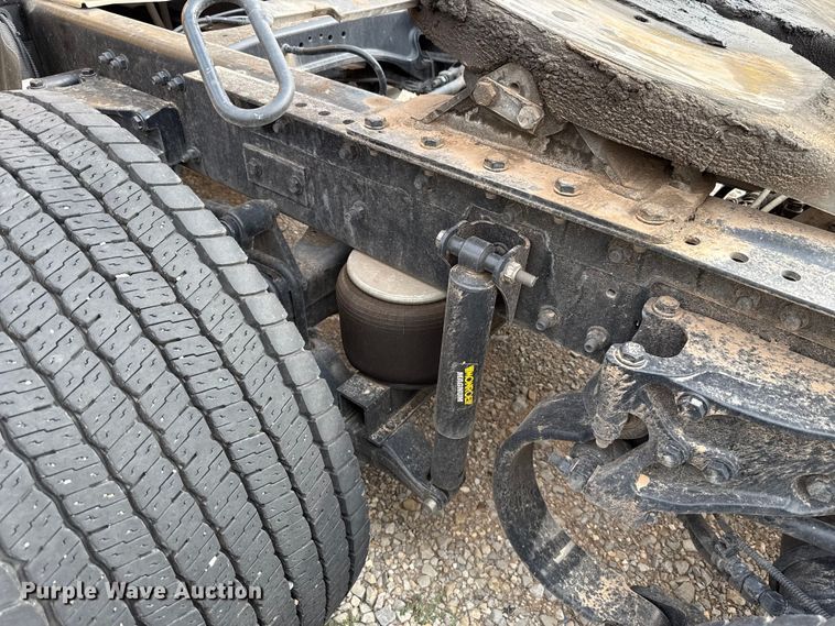 image for item EU5193 2022 Kenworth T680 semi truck