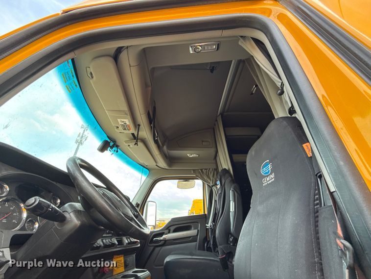 image for item EU5193 2022 Kenworth T680 semi truck