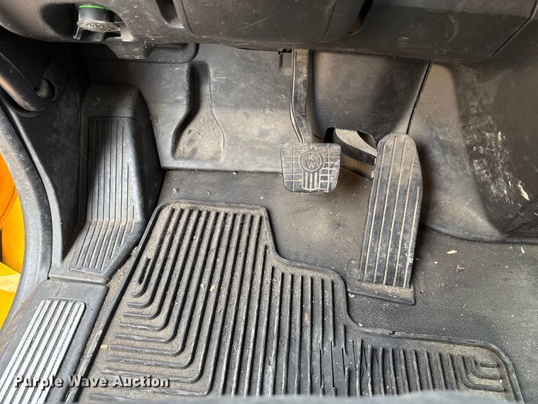 image for item EU5193 2022 Kenworth T680 semi truck