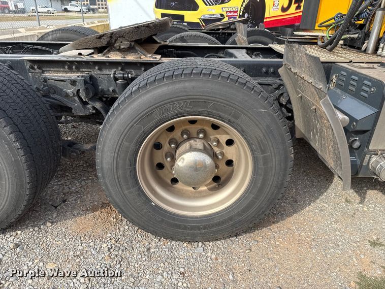 image for item EU5193 2022 Kenworth T680 semi truck