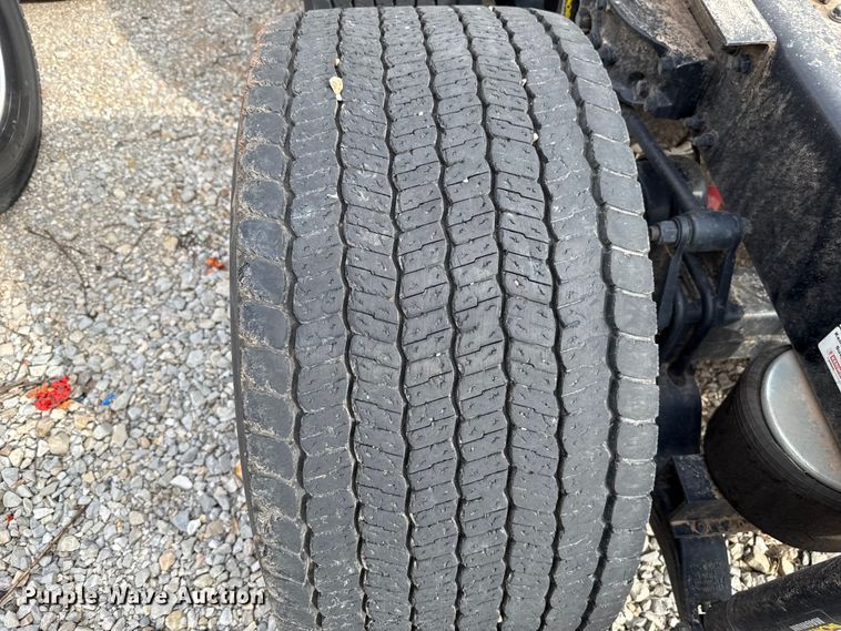 image for item EU5193 2022 Kenworth T680 semi truck