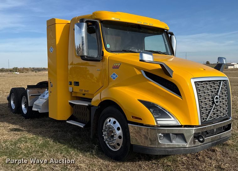 image for item EU5362 2020 Volvo VNL semi truck