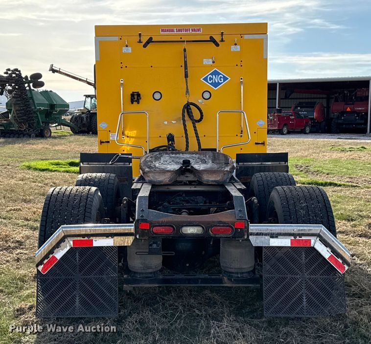 image for item EU5362 2020 Volvo VNL semi truck