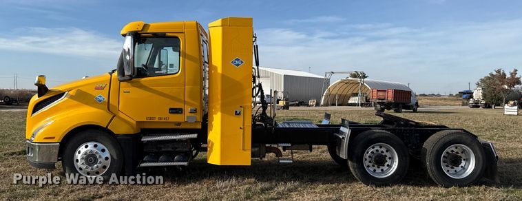 image for item EU5362 2020 Volvo VNL semi truck