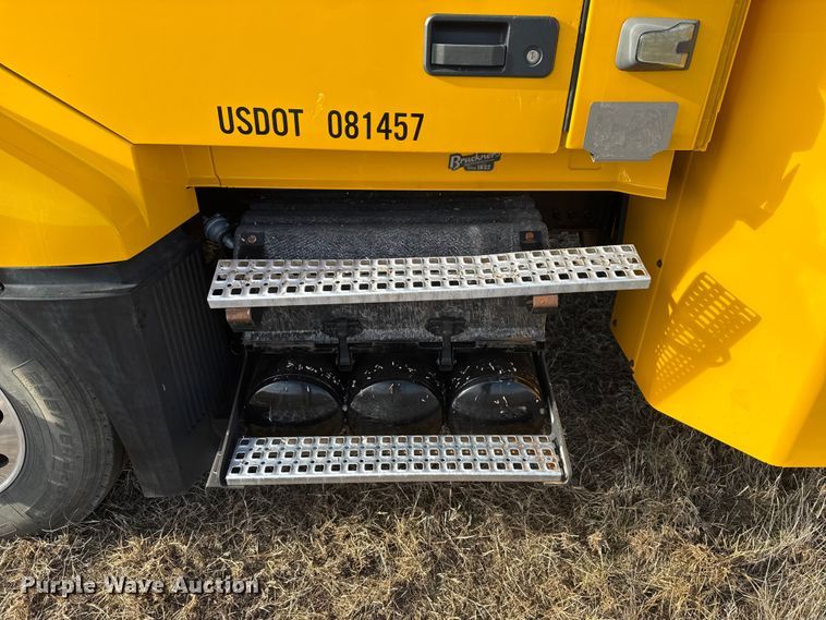 image for item EU5362 2020 Volvo VNL semi truck