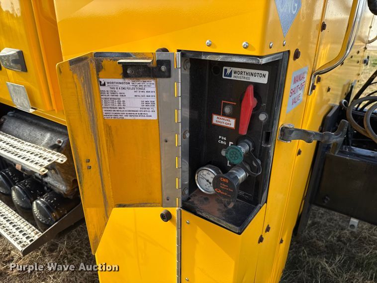 image for item EU5362 2020 Volvo VNL semi truck