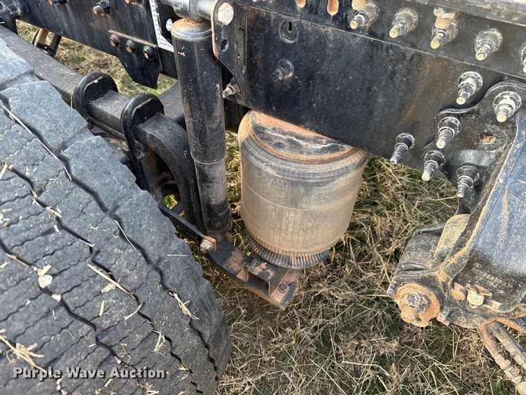 image for item EU5362 2020 Volvo VNL semi truck