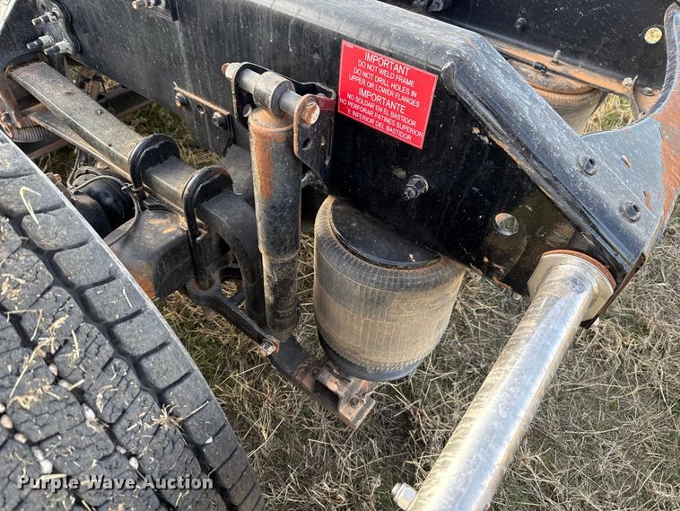 image for item EU5362 2020 Volvo VNL semi truck