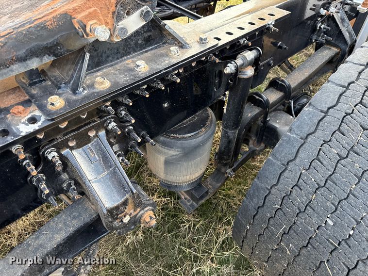 image for item EU5362 2020 Volvo VNL semi truck