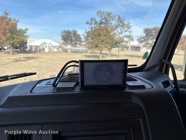 image for item EU5362 2020 Volvo VNL semi truck