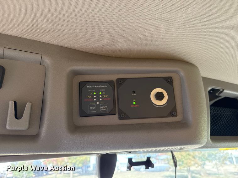 image for item EU5362 2020 Volvo VNL semi truck