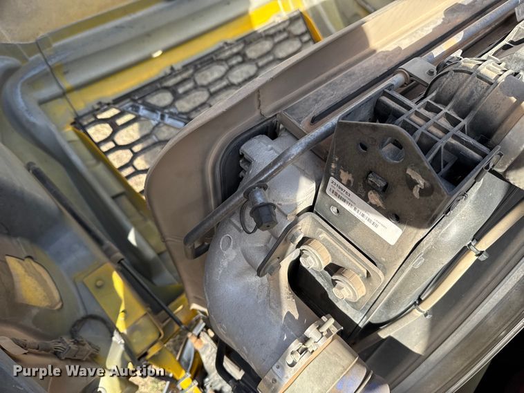 image for item EU5362 2020 Volvo VNL semi truck