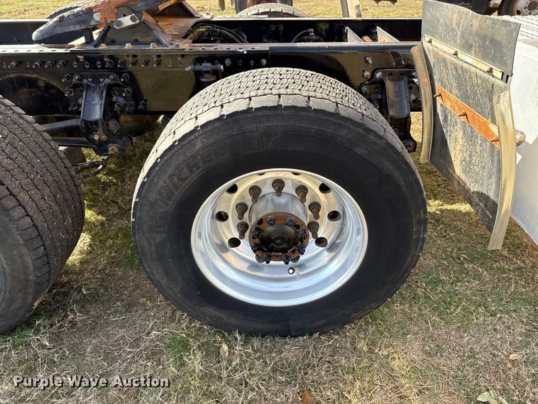 image for item EU5362 2020 Volvo VNL semi truck