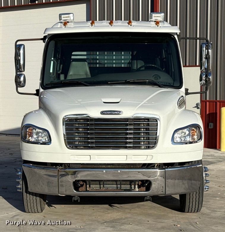 image for item EU5389 2008 Freightliner Business Class M2 Crew Cab flatbed truck