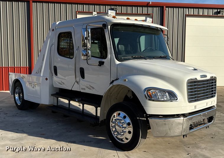 image for item EU5389 2008 Freightliner Business Class M2 Crew Cab flatbed truck