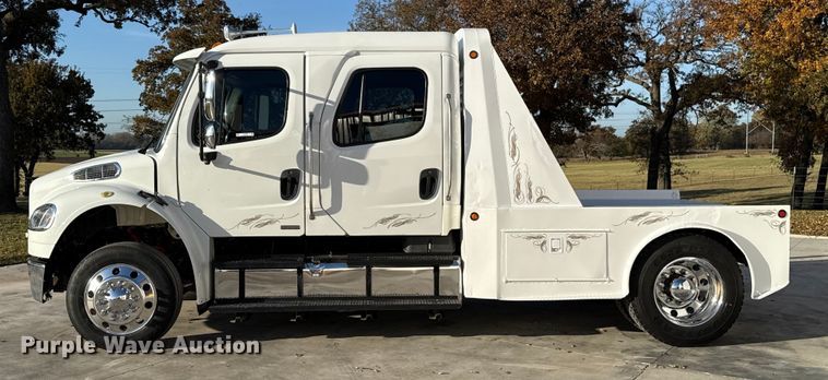 image for item EU5389 2008 Freightliner Business Class M2 Crew Cab flatbed truck