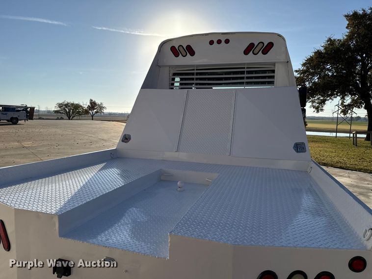 image for item EU5389 2008 Freightliner Business Class M2 Crew Cab flatbed truck