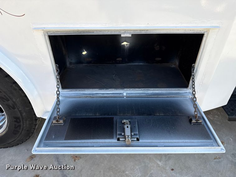 image for item EU5389 2008 Freightliner Business Class M2 Crew Cab flatbed truck