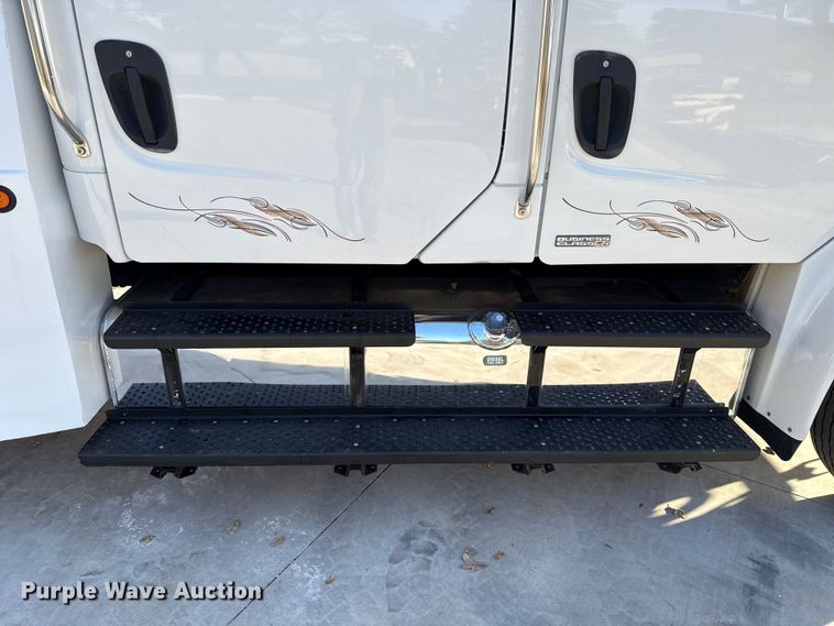 image for item EU5389 2008 Freightliner Business Class M2 Crew Cab flatbed truck