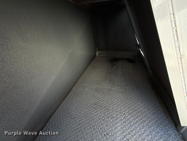 image for item EU5389 2008 Freightliner Business Class M2 Crew Cab flatbed truck